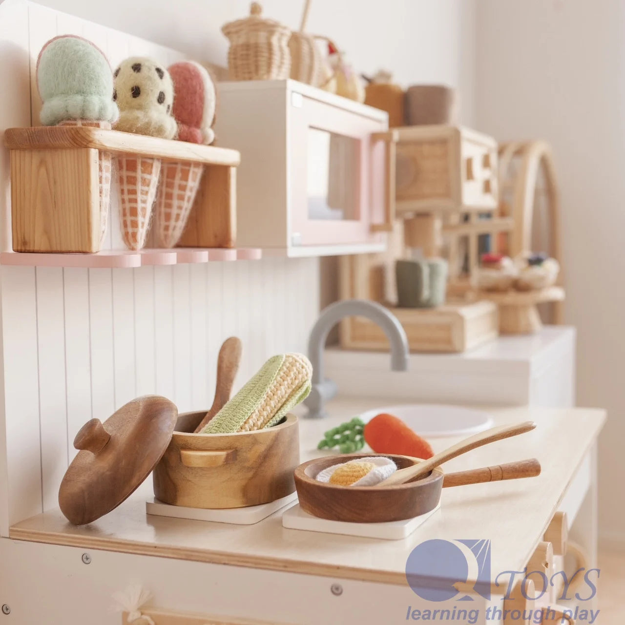 ELITE CASA QToys Mahogany Pan & Pot Set