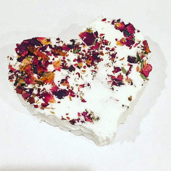 ELITE CASA Rose Heart Organic Bath Bomb Image